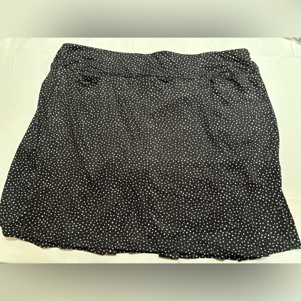Emerald 18 Golf Skort w 2 pockets, with liner .
